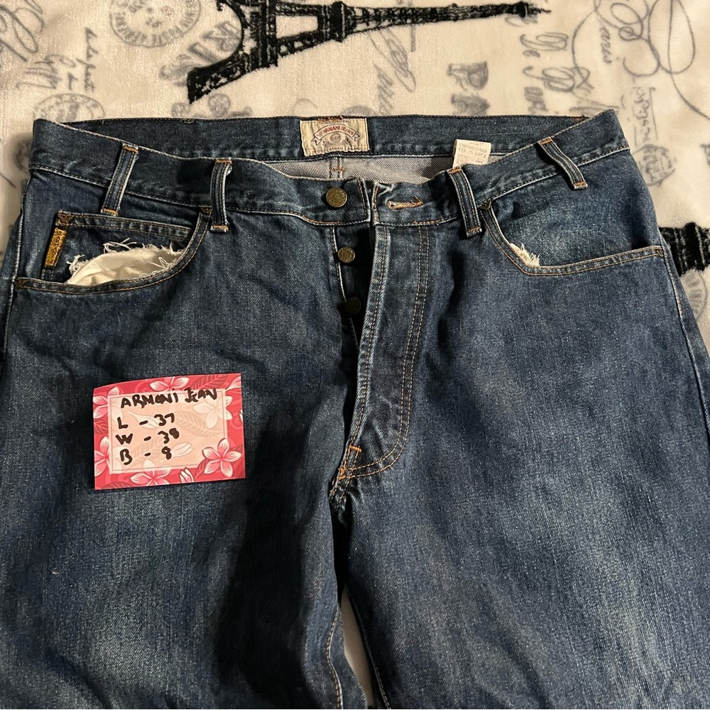 Armani - Picture 3 of 3